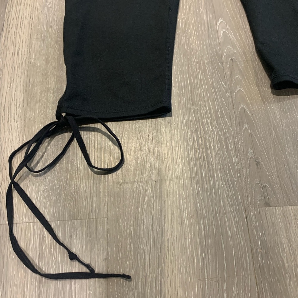 Fabletics capris - Picture 3 of 9